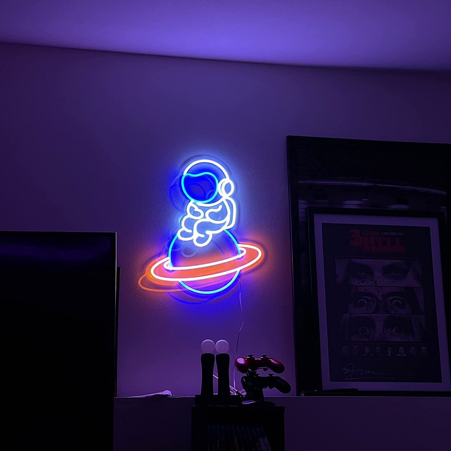 Astronaut Sitting on A Planet LED Sign 12V Neon Light 19.7'' Neon Wall  Light for Bedroom, Game Room, Party, Club Decorative Big Astronaut Sign  Space